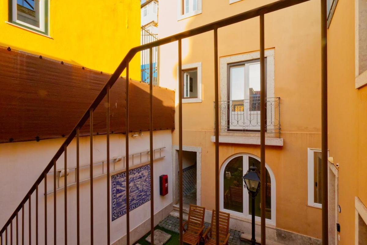 Apartment Stunning Loft In The Downtown Lisbon